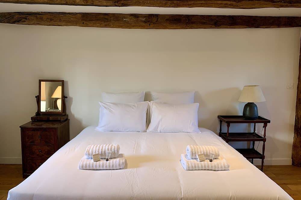 Manoir au Bord de Leau Avec Piscine Chauffée in Theix-Noyalo, Côte des Mégalithes