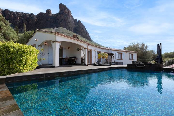 Maison de vacances pour 6 personnes, avec jardin et jacuzzi ainsi que piscine et terrasse à Afa