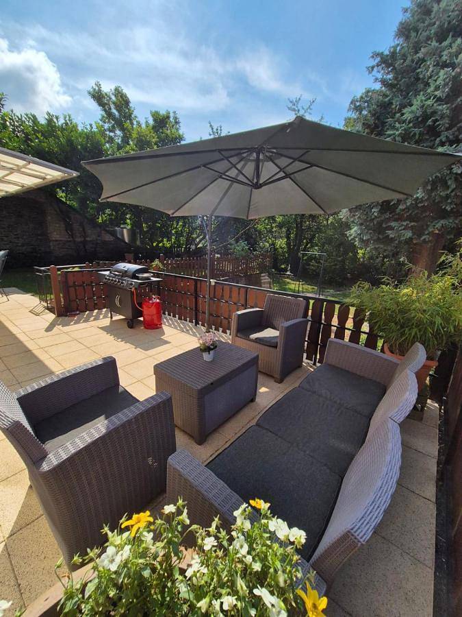 Ferienhaus für 8 Personen, mit Terrasse und Garten sowie Ausblick in Neumagen-Dhron