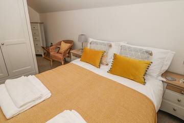 Log Cabin for 6 People in Stocksbridge, Sheffield, Photo 3