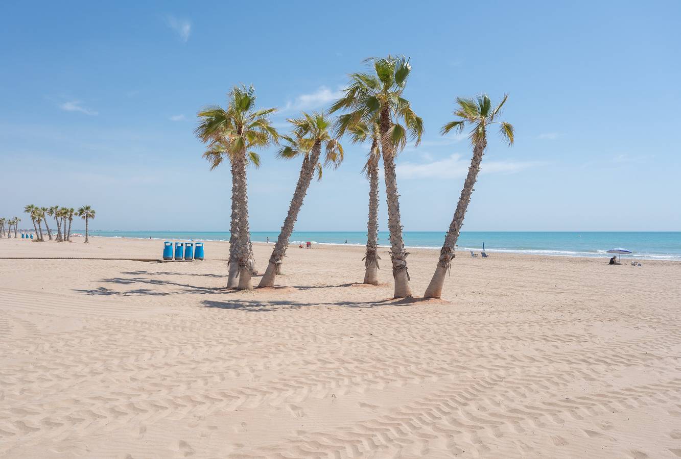 Apartamento entero, Apartamento 'Playa Canet' con vistas al mar, terraza privada y aire acondicionado. in Canet de Berenguer, Costa de Valencia