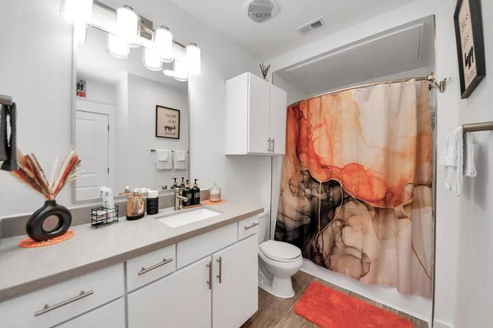 Ferienwohnung für 3 Personen, mit Garten und Pool in Houston