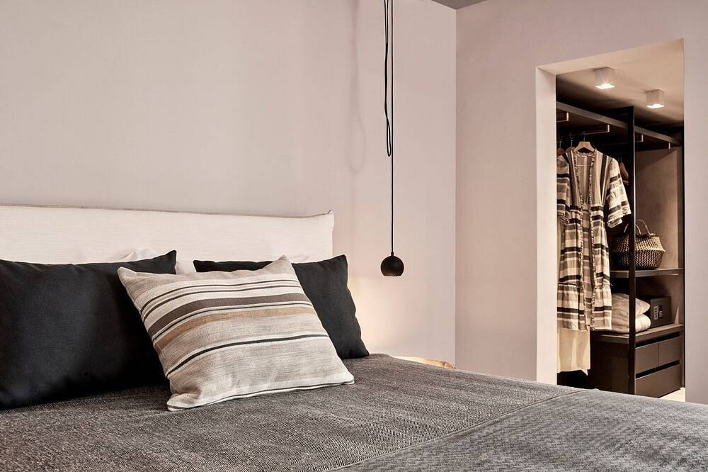 Luxury Crete Hotel | Seafront Bungalow | Seafront Location | Spacious in North Crete