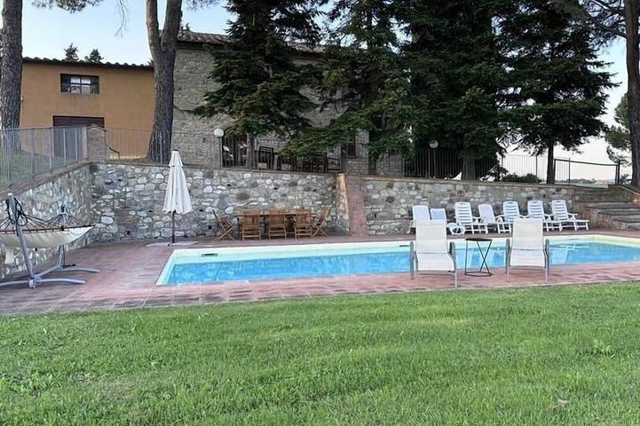 Casa vacanza per 8 persone, con giardino e terrazza in San Casciano dei Bagni