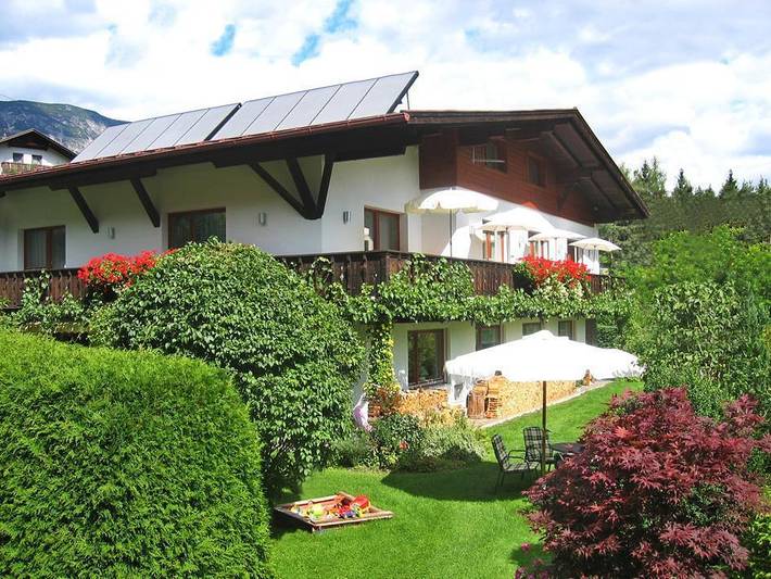 Ferienwohnung für 2 Personen, mit Balkon und Terrasse sowie Garten in Sautens