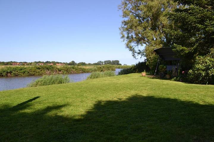 Ferienhaus für 5 Personen, mit Terrasse und Garten sowie Seeblick und Ausblick in Hinte - 3