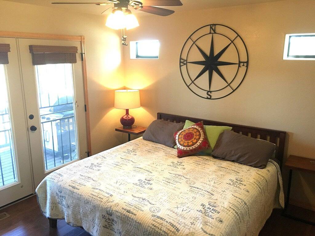 Willow's Cabin Retreat: 3 Schlafzimmer mit Kingsize-Bett. Ansichten + Wilde Pferde in Navajo County