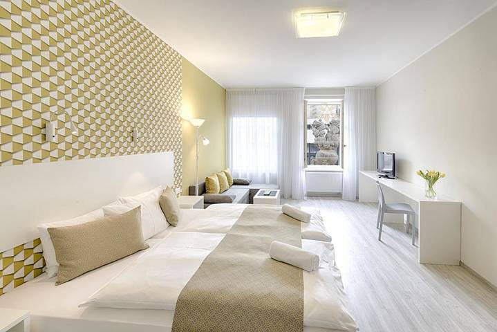 Ferienwohnung für 6 Personen, mit Pool und Ausblick in Karlsbad - 4