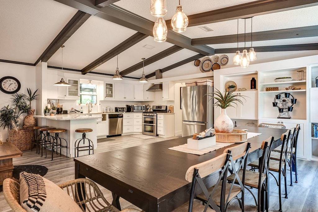 Amazing Home on Black Creek |Watersports Fun |Hot Tub |Firepit |Bbq |Boat Parking|Close to Boat Ramp in Clay County (FL)