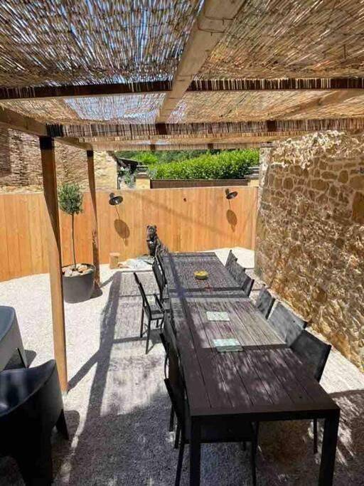 Location de vacances pour 12 personnes, avec jardin ainsi que piscine et terrasse, animaux acceptés à Saint-Julien-de-Lampon - 4