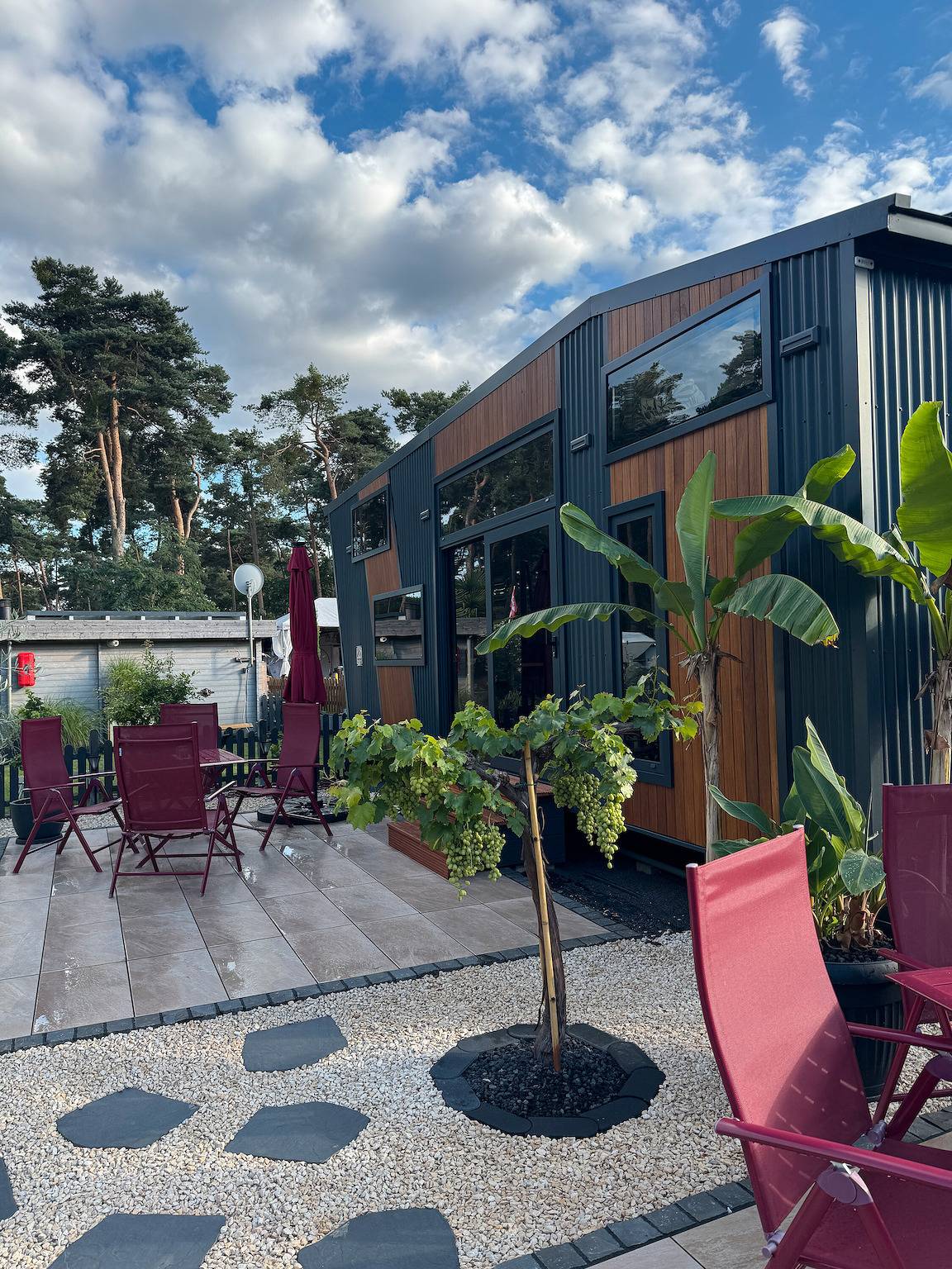 Ganze Ferienwohnung, Tiny House Queen Dream mit privater Terrasse, privatem Garten und Wlan in Brandenburg an der Havel