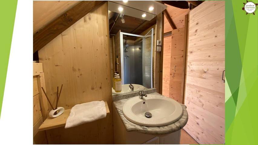 Hôtel pour 3 personnes, avec vue et piscine ainsi que terrasse et jardin à Saint-Donat-sur-l'Herbasse - 3