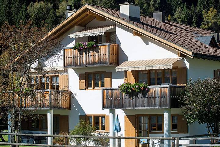 Gîte pour 5 personnes, avec balcon à Andeer
