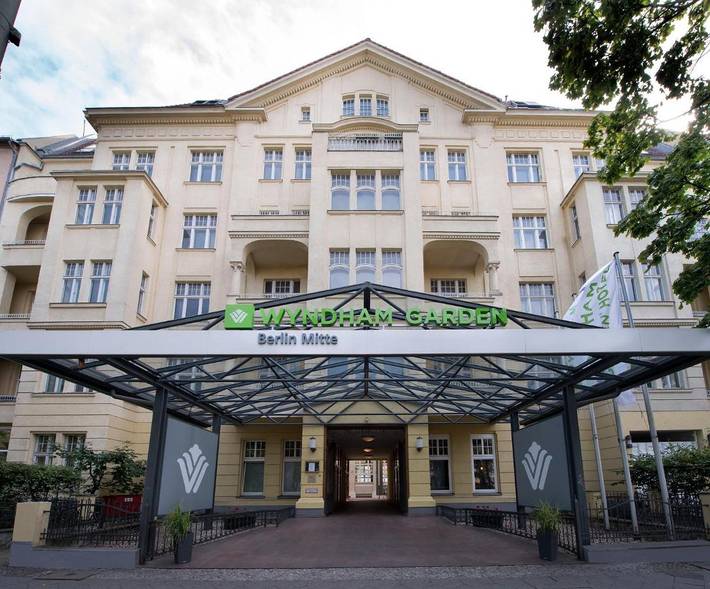 Hotel für 4 Personen, mit Terrasse und Ausblick in Berliner Mauer