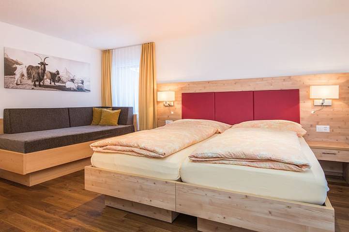 Top Ferienwohnung für Familien, grosse Spiel- und Liegewiese, zentral und ruhig in Zermatt, Walliser Alpen