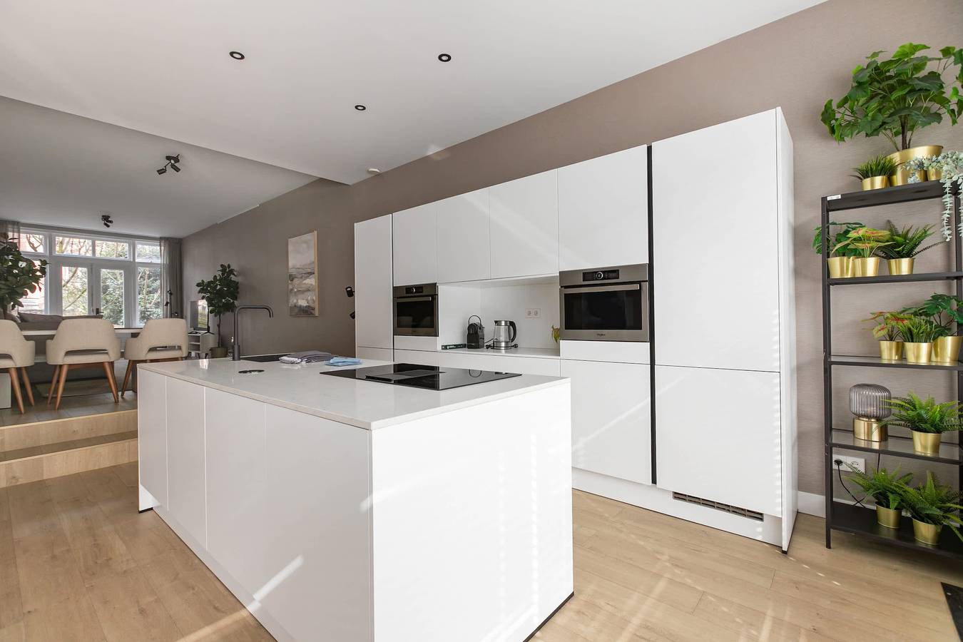 Appartamento intero, Spacious Blijdorp Home with 4 Double Beds in Rotterdam, Olanda Meridionale