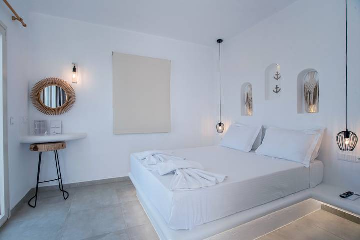 Apartamento Num Hotel 'Naxos Earth Suites Deluxe Double' com Vista Mar, Wi-Fi e Ar Condicionado in Naxos
