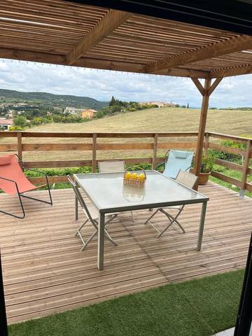 Gîte pour 6 personnes, avec terrasse et vue, animaux acceptés à Limoux