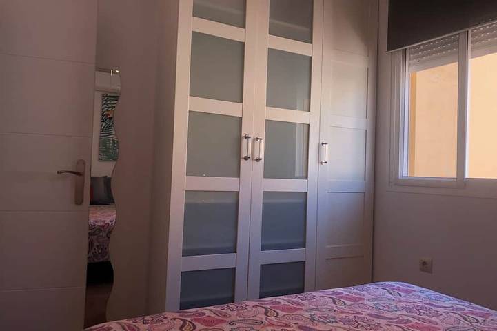 Entire apartment, Apt. 1st line beach. Large terrace with sea views. El Palo Promenade. in Playa del Palo, Malaga
