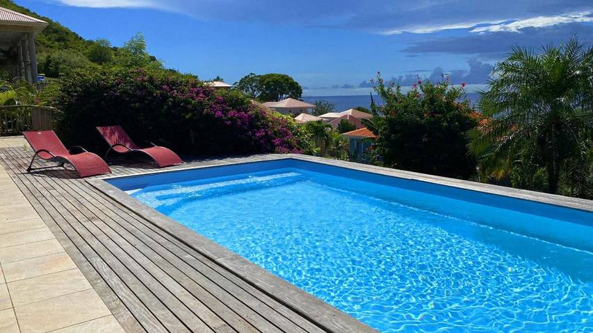 Villa pour 6 personnes, avec terrasse ainsi que piscine et jardin