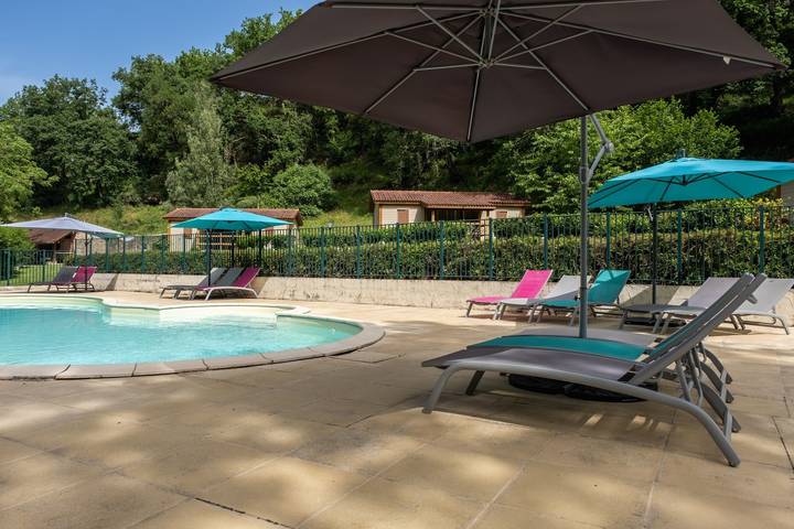 Chalet pour 6 personnes, avec terrasse ainsi que piscine et jardin dans l' Aveyron - 2