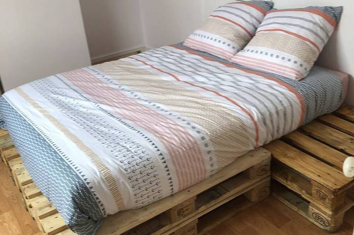 Gîte pour 2 personnes, avec terrasse à Lannéanou