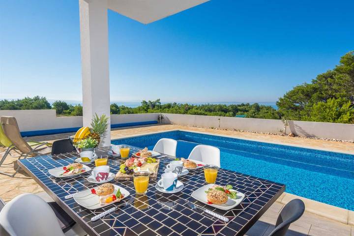 Villa för 8 Personer, med balkong och pool, barnvänlig i Kroatien