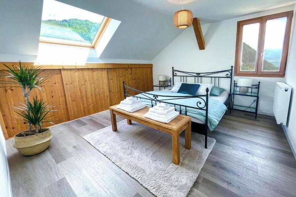 Ganze Wohnung, Sweet & Cosy Chalet in the heart of the Swiss Alps in Troistorrents, Portes du Soleil