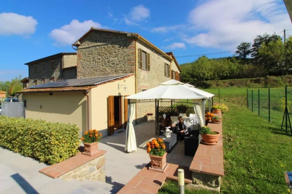 Villa Con Piscina per 4 Persone in Arezzo, Provincia di Arezzo