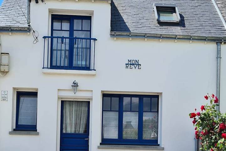 Location de vacances pour 4 personnes, avec jardin dans Grande plage de Kervoyal