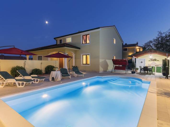 Villa für 8 Personen, mit Pool und Garten, mit Haustier in Vodnjan