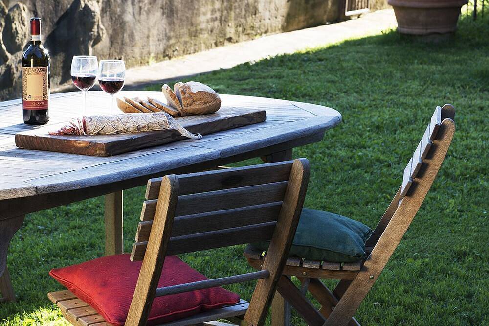 Ganze Wohnung, Rural Loft in Pisa Provinz mit herrlichem Blick über die Toskana umgibt in Montopoli in Val d'Arno, Pisa Provinz
