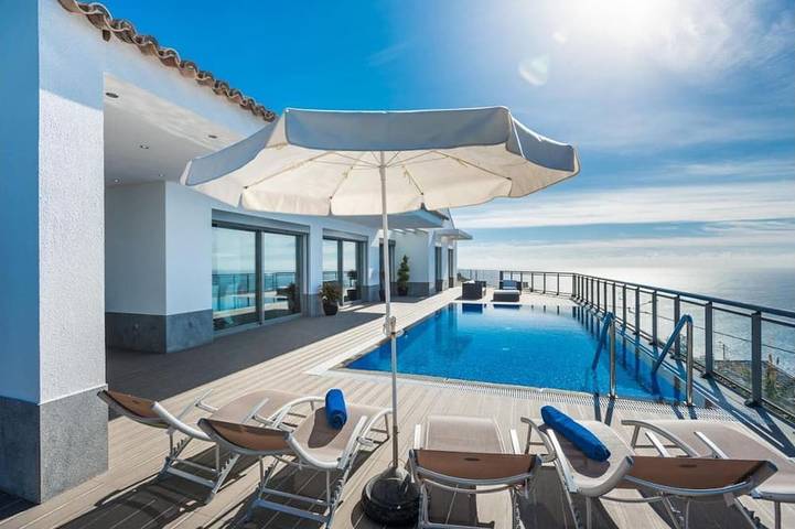 Ferienhaus für 5 Personen, mit Terrasse und Garten sowie Pool