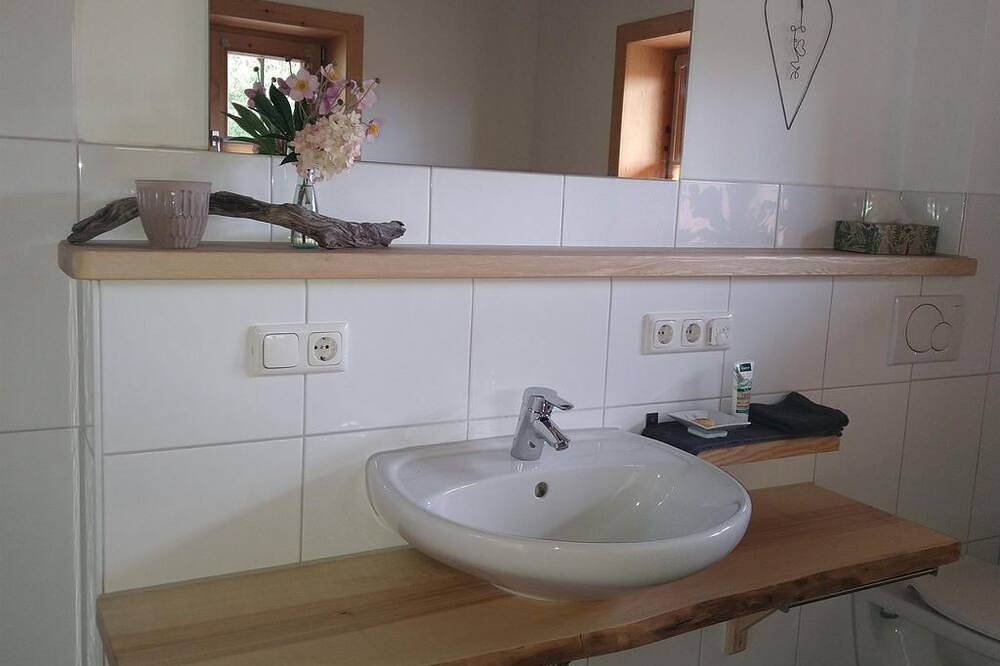 Ganze Wohnung, Ferienwohnung Holzzeit - Ferienwohnung in Wurmansau, Saulgrub