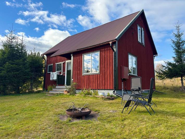 Häxans Hus – Ferienhaus in Dalarna mit Seeblick und Alleinlage in Ludvika, Dalarna