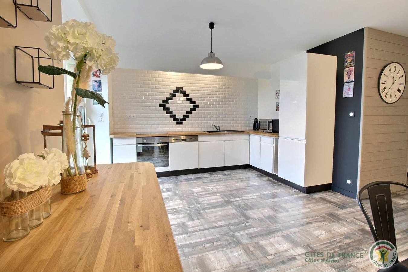 Gîte Parkside avec lit bébé et Internet in Hénanbihen, Région de Dinan