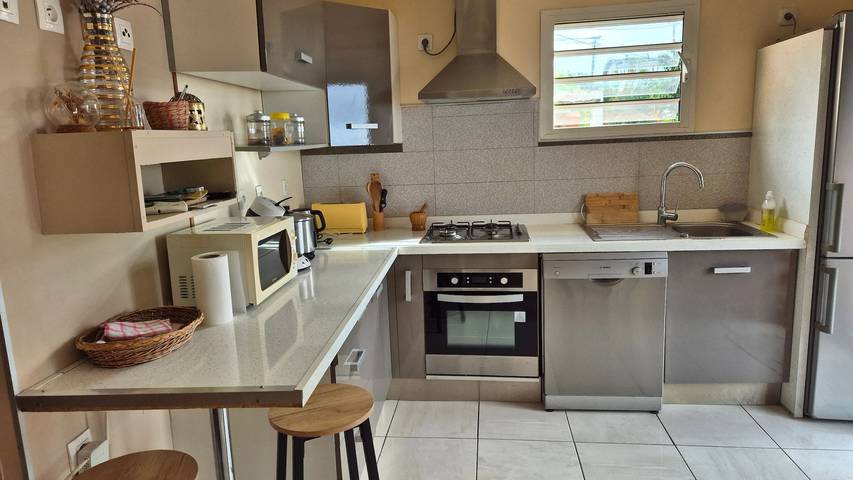Ganze Wohnung, Wohnung mit Meerblick in Saint-Paul, 50 m², Terrasse in Saint-Paul, La Réunion