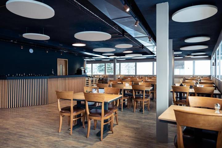Hotel für 4 Personen, mit Balkon und Whirlpool sowie Terrasse und Sauna in Täsch