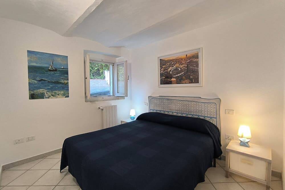 Entire apartment, Lungo Mare - Ferienwohnung mit Zugang zur Strandpromenade und zum Sandstrand in Grosseto, Grosseto Province