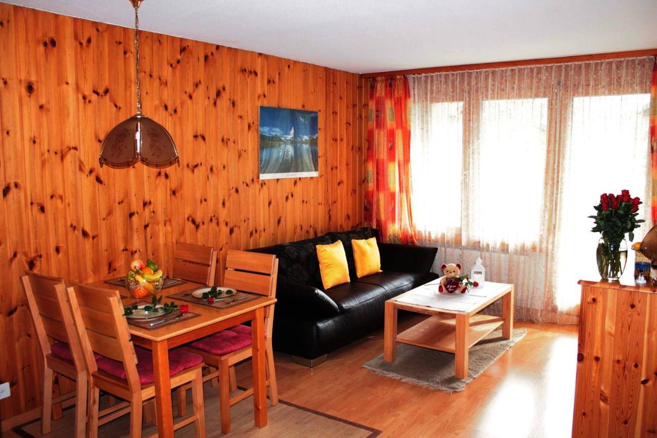 Ganze Wohnung, Two-Bedroom Apartment with Balcony in Täsch, Walliser Alpen