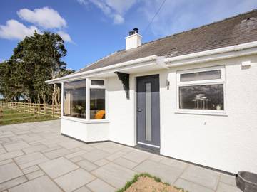 Bungalow for 6 People in Isle of Anglesey, North-Wales, Photo 2