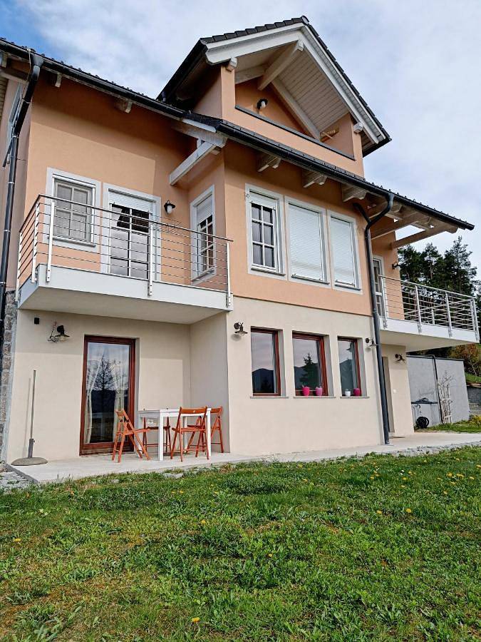 Appartement de vacances pour 7 personnes, avec Terrasse ainsi que Vue sur le lac et Vue