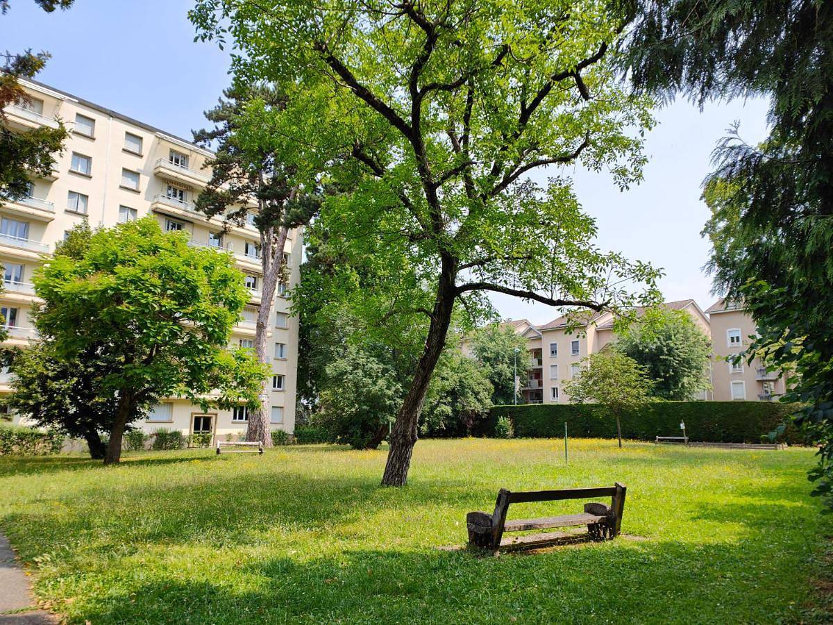 Appartement entier, Two-Bedroom Apartment in Gières, Isère