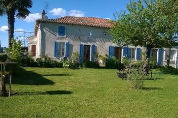 Chambre D’hôte pour 8 Personnes dans Val-des-Vignes, Charente, Photo 2