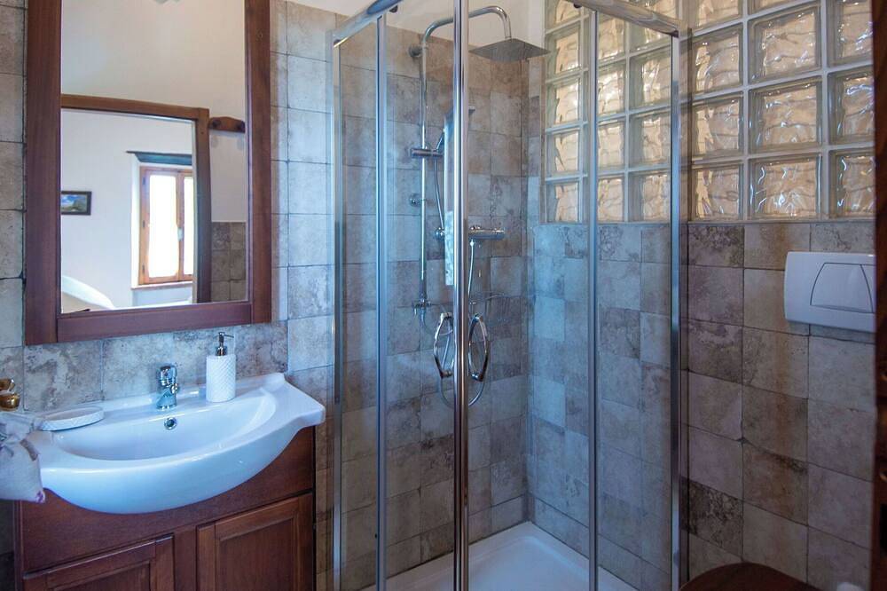 Maison de vacances privée avec piscine privée, climatisation, Wifi, Tv, patio, animaux admis in Panicale, Lac Trasimène