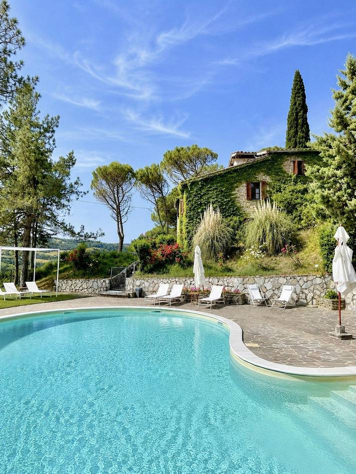 Ganze Wohnung, Ferienwohnung mit Pool und Blick auf Gubbio in Gubbio, Umbrien