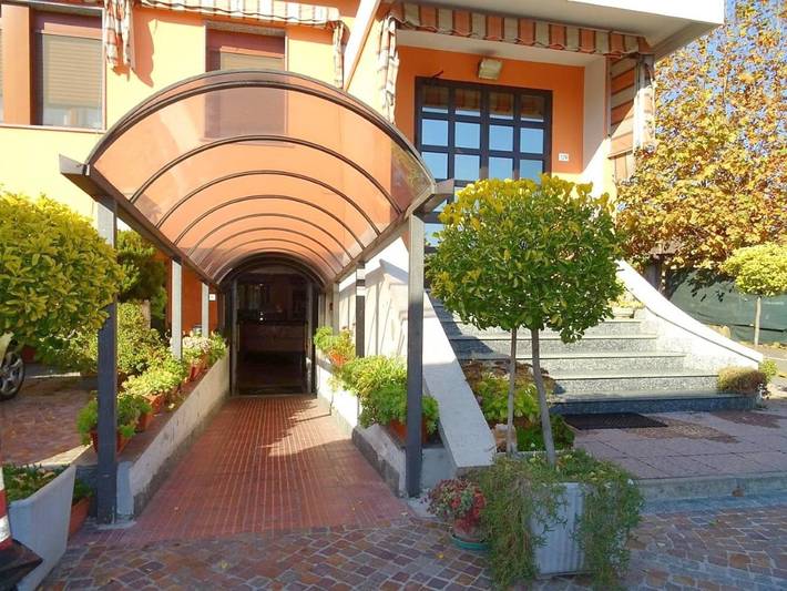 Hôtel pour 2 personnes, avec balcon et vue, animaux acceptés à Novare - 4