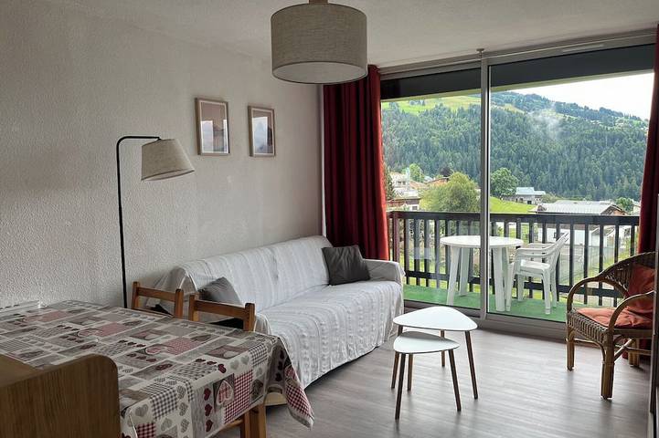 Gîte pour 4 personnes, avec Balcon dans Office De Tourisme De Notre Dame De Bellecombe - 3