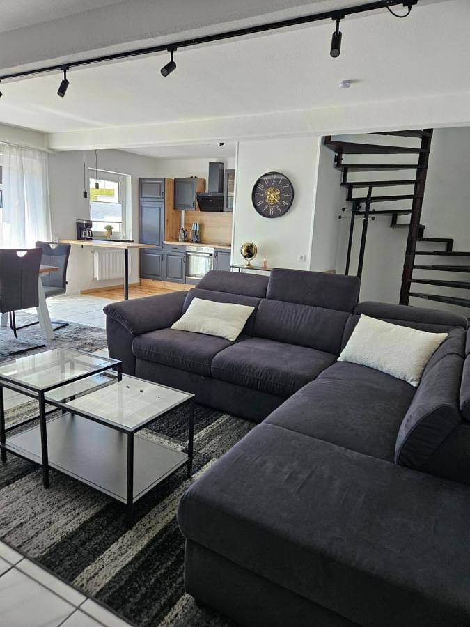 Ferienwohnung für 9 Personen, mit Ausblick und Garten in Iserlohn