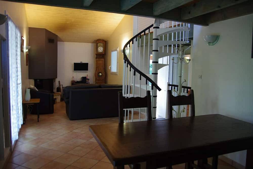 House in a lovely environment (lake, forest and ocean) in Lac de Lacanau, Lacanau